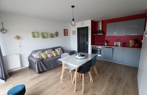 Fort-Mahon-Plage Apartment | Super studio 4 people, facing the sea, close to the beach + parking.