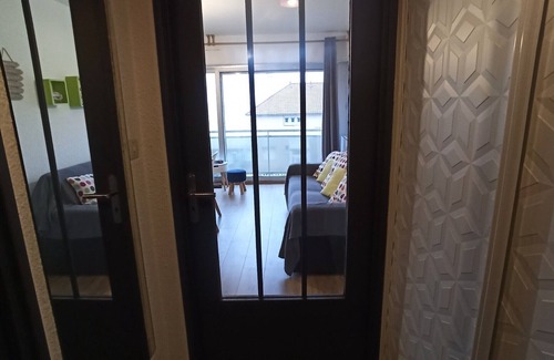 Fort-Mahon-Plage Apartment | Super studio 4 people, facing the sea, close to the beach + parking.