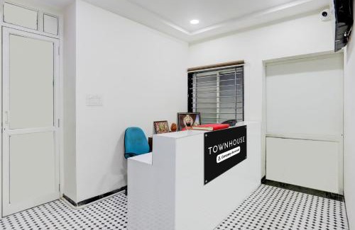 Indore Hotel | Super Townhouse DAVV University Indore Formerly Indrapuri