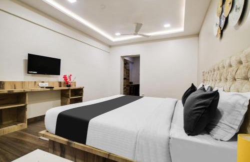 Indore Hotel | Super Townhouse Oak PTC Indore Junction