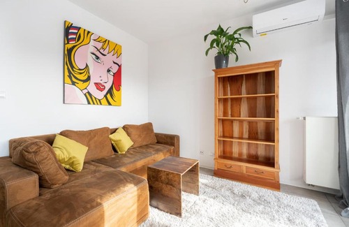 Mokotow Apartment | SuperApart Wilanowska apt 20 "Pet-Friendly 1BR Home with Patio