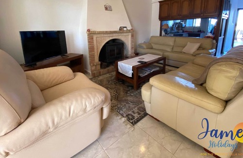 Punta Prima Villa | Superb 3 bed Villa pool/beachside Punta Prima PP22