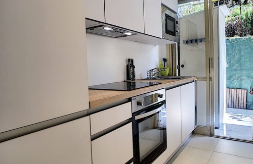 Cannes Apartment | Superb 3-room RDJ just a stone's throw from the beaches 295L