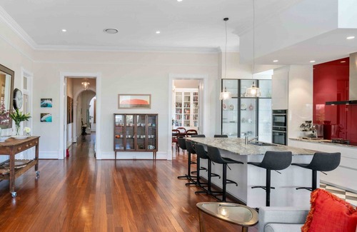 North Fremantle House | Superb 4-Bed Home with Impeccable Interiors & Pool