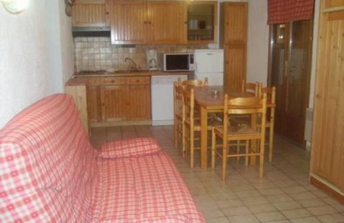 Saint-Sorlin-d'Arves Apartment | Superb 6-person apartment in chalet, family atmosphere, summer swimming pool, SPA