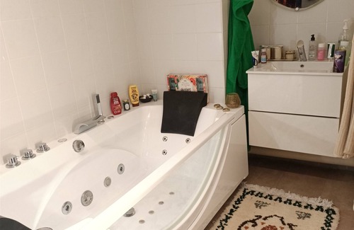 Issy-les-Moulineaux Apartment | Superb 60m2 with suite and jacuzzi