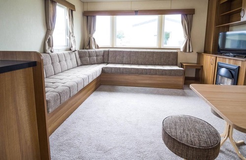Louth House | Superb 8 berth caravan at Sunnydale Park in Skegness ref 35180S