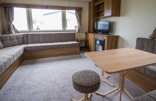 Louth House | Superb 8 berth caravan at Sunnydale Park in Skegness ref 35180S
