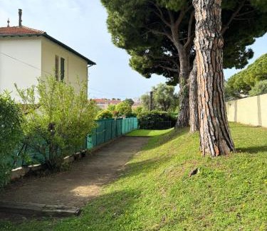 Plaine de la Brague Apartment | Superb apartment in provenzal residence with pool