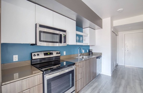 Broadway Apartment | Superb Capitol Hill 1BR w/Lounge & Gym, easy commute, by Blueground