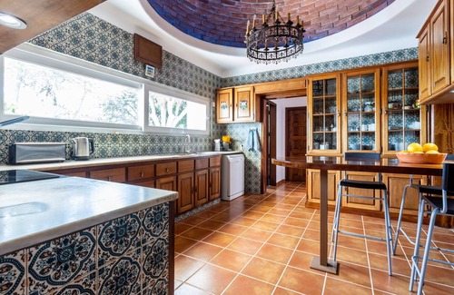 Alporchinhos Villa | Superb Carvoeiro Villa | Villa Alegria do Sul | 7 Bedrooms | Perfect for Larger.