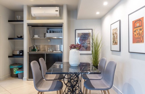 Psirri Apartment | Superb Central Athens Suite with Rooftop – Perfect for 5 Guests, 85sqm