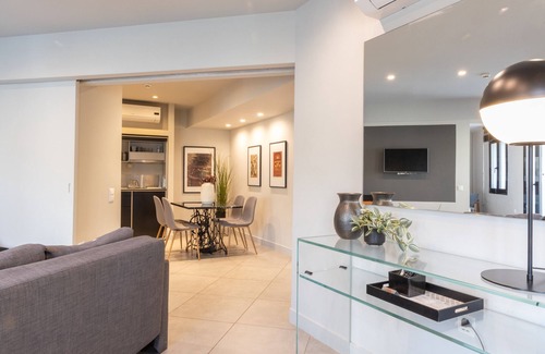 Psirri Apartment | Superb Central Athens Suite with Rooftop – Perfect for 5 Guests, 85sqm