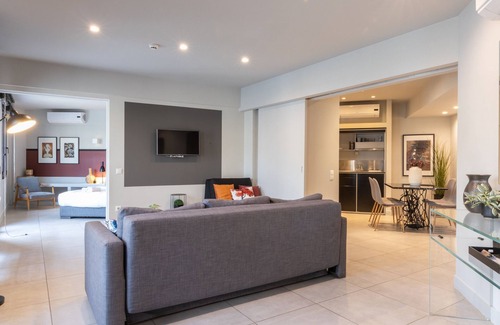 Psirri Apartment | Superb Central Athens Suite with Rooftop – Perfect for 5 Guests, 85sqm