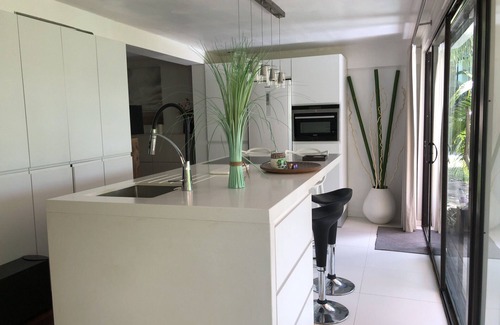 Bas du Fort Apartment | Superb Dupleix ground floor apartment with sea view Bas du Fort