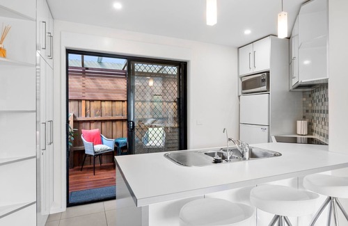 Torquay Apartment | Superb Esplanade Beach House 8