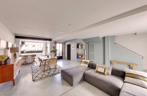 Saint-Assiscle House | Superb family workshop townhouse with pool and garage