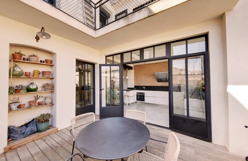 Saint-Assiscle House | Superb family workshop townhouse with pool and garage