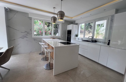 Biot House | Superb, four-bedroom villa with pool and jacuzzi