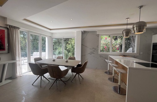 Biot House | Superb, four-bedroom villa with pool and jacuzzi