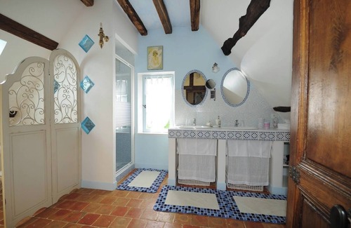 Saint-Germain-des-Grois Bed & Breakfast | Superb percheronne house surrounded by greenery. the fireplace will warm you up.