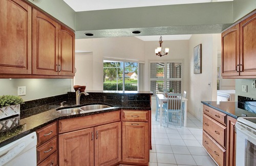 Central Naples House | SUPERB LAKESIDE VILLA WITH PRIVATE POOL NAPLES