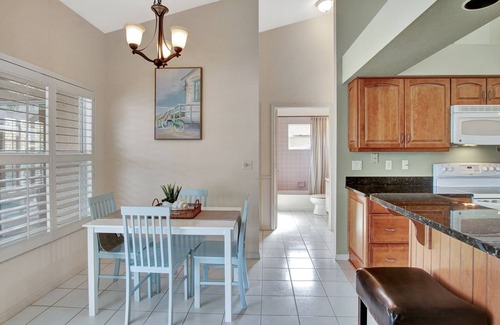 Central Naples House | SUPERB LAKESIDE VILLA WITH PRIVATE POOL NAPLES