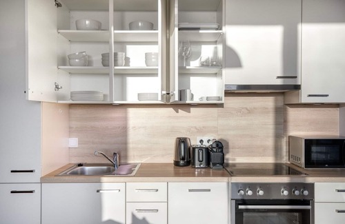 Erdberg Apartment | Superb Landstraße 1BR w/Roof Pool & Doorman, nr Metro, by Blueground