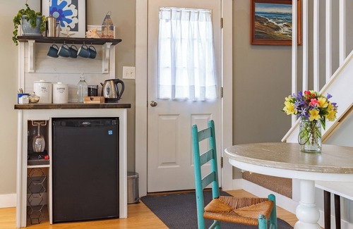Camden Cottage | Superb Location! 5min walk to town & EV charger port