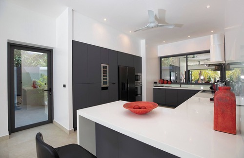 Rawai Villa | Superb modern 5 bdrs pool villa in rawai