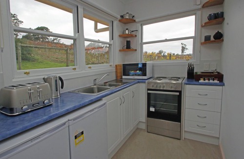 Hahndorf Cottage | Superb new cottage, stunning views, secluded but handy to Hahndorf Main Street
