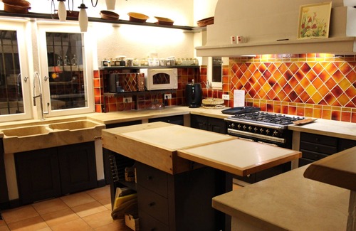 Saint-Saturnin-les-Apt Villa | Superb property with heated pool and breathtaking views!