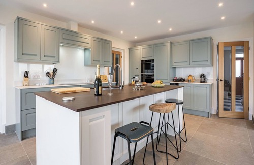 New Quay Cottage | Superb property with sea views and a hot tub - perfect for a family holiday.