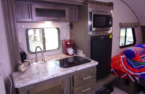 Geneva House | Superb RV with AC, heat, good spectrum internet,