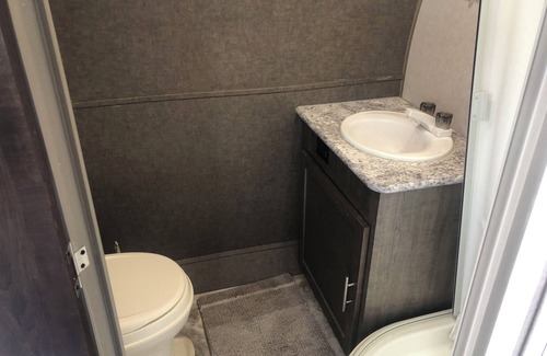 Geneva House | Superb RV with AC, heat, good spectrum internet,