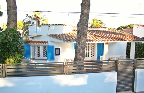 Vilafortuny House | Superb seafront villa