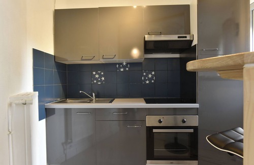 Brive-la-Gaillarde Apartment | SUPERB STUDIO WITH PRIVATE PARKING DOWNTOWN