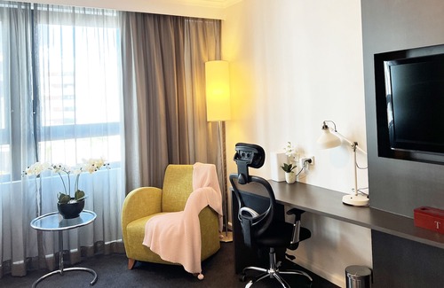 Parramatta Apartment | Superb studio, 2m walk to Parramatta station