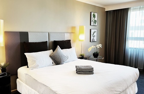 Parramatta Apartment | Superb studio, 2m walk to Parramatta station