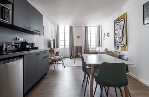 Vieux Vichy Apartment | Superbe appartement climatisé dans immeuble classé