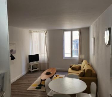 Les Grands Carmes Apartment | SUPERBE STUDiO LE PANIER NO EXTRA FEES escape historic district
