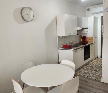 Les Grands Carmes Apartment | SUPERBE STUDiO LE PANIER NO EXTRA FEES escape historic district