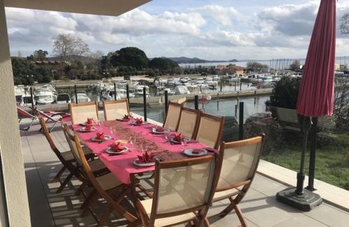 Miramar House | SUPERBE VILLA VUE MER 10 COUCHAGES La LONDE LES MAURES Entre HYERES et Le LAVANDOU 4 Etoiles PISCINE CHAUFFEE
