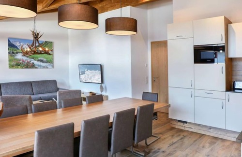 Piesendorf Apartment | Superior 1 Schlafzimmer mit Balkon by Interhome
