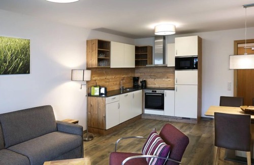 Piesendorf Apartment | Superior 1 Schlafzimmer mit Balkon by Interhome