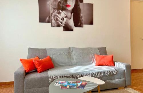 Sirolo Apartment | Superior 2 bed apt AC Parking WiFi - Sirolo centro