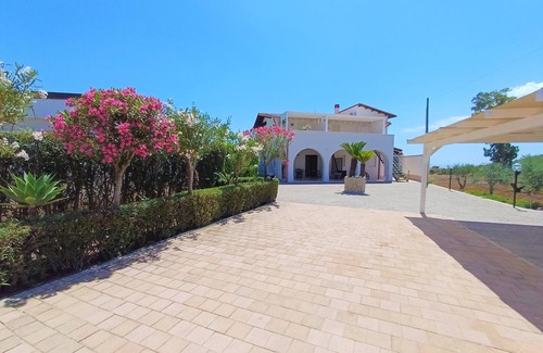 Borgo Bonsignore Apartment | Superior Apartment | with pool and breathtaking view to the sea