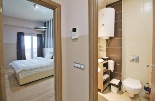 Centar Apartment | Superior One-Bedroom Apartment with Balcony / 5 Adults / 1
