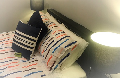 Flat Bush Apartment | Superior Queen Private Room C3 | Shared Bathroom - Flatbush Holiday Accommodation