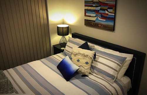 Flat Bush Apartment | Superior Queen Private Room C4 | Shared Bathroom - Flatbush Holiday Accommodation